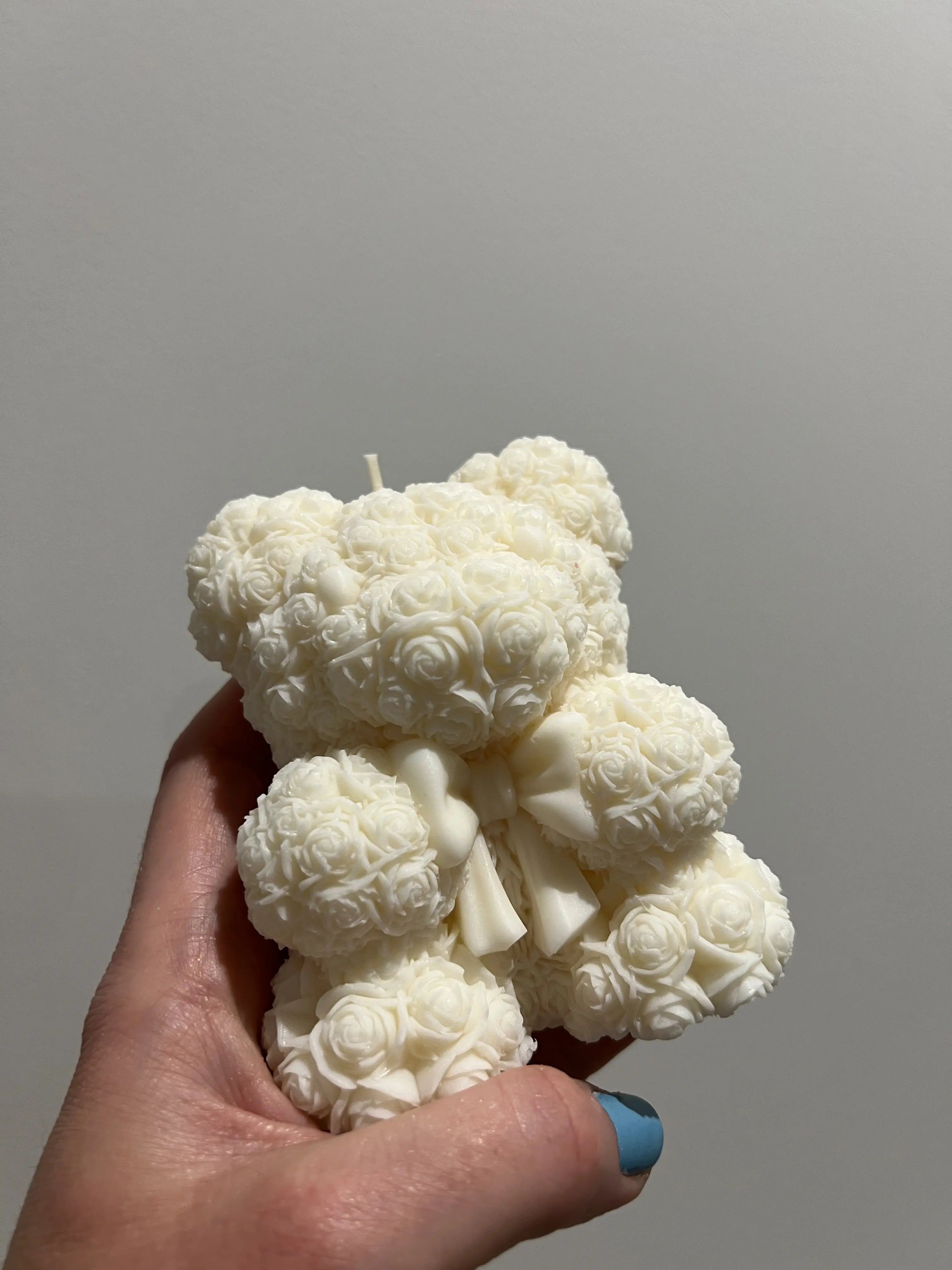 Świeca sojowa duży Miś z kokardką